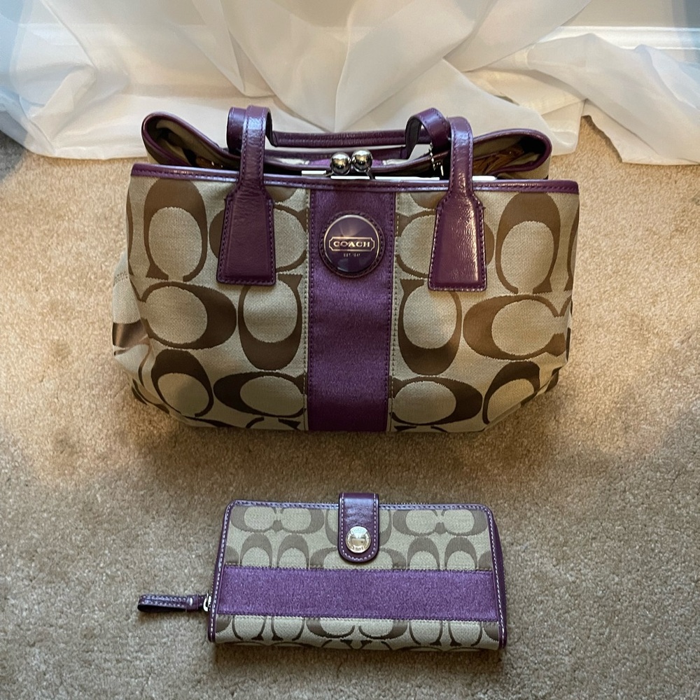 Lovely Coach purse with the matching wallet.  Excellent condition.